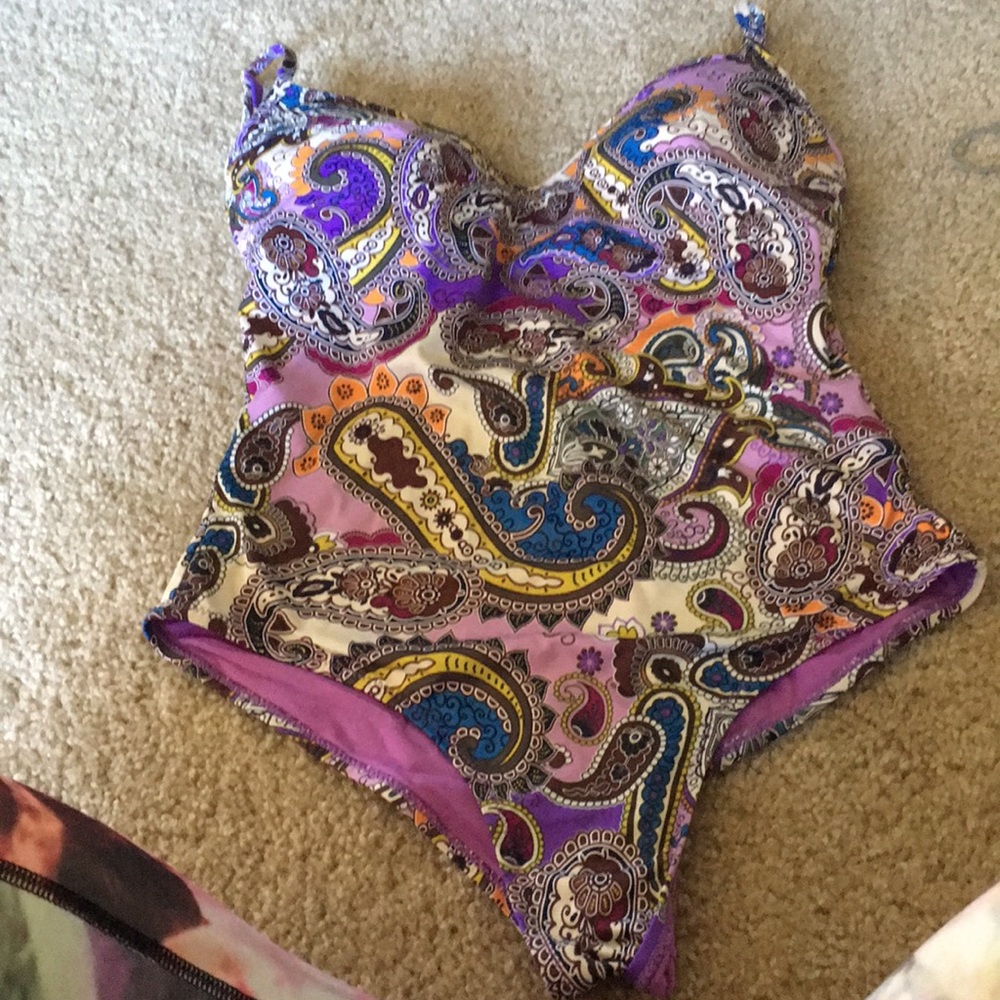 One piece swim suit